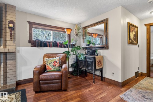3332 44B Avenue, Edmonton, AB - Indoor