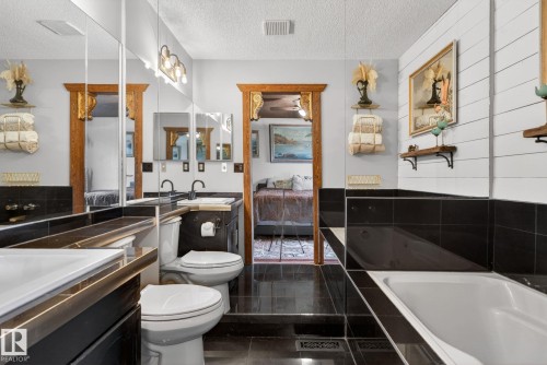 3332 44B Avenue, Edmonton, AB - Indoor Photo Showing Bathroom