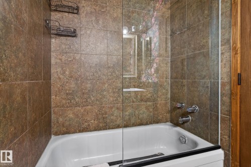 3332 44B Avenue, Edmonton, AB - Indoor Photo Showing Bathroom