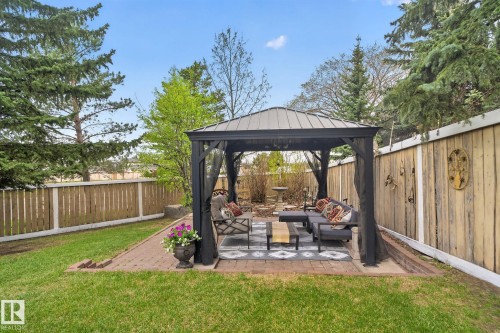 3332 44B Avenue, Edmonton, AB - Outdoor With Backyard