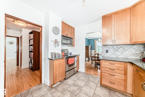 11243 127 Street, Edmonton, AB - Indoor Photo Showing Kitchen