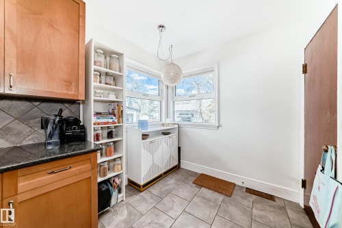 11243 127 Street, Edmonton, AB - Indoor Photo Showing Kitchen