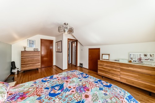 11243 127 Street, Edmonton, AB - Indoor Photo Showing Bedroom