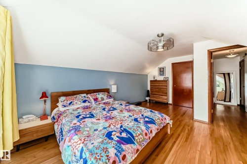 11243 127 Street, Edmonton, AB - Indoor Photo Showing Bedroom