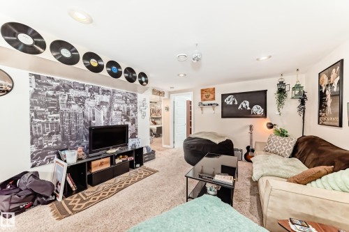 11243 127 Street, Edmonton, AB - Indoor Photo Showing Living Room