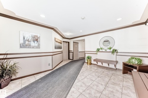 403 17467 98A Avenue, Edmonton, AB - Indoor Photo Showing Other Room