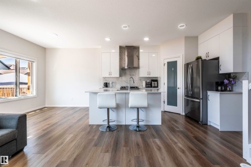 11979 34 Avenue, Edmonton, AB - Indoor Photo Showing Kitchen With Stainless Steel Kitchen With Upgraded Kitchen