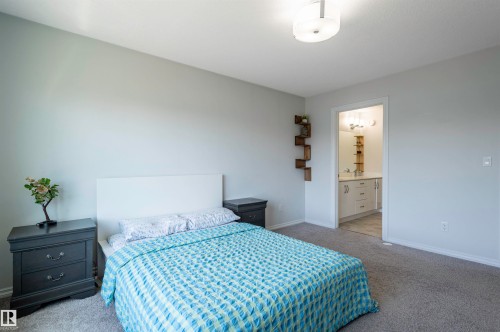 11979 34 Avenue, Edmonton, AB - Indoor Photo Showing Bedroom