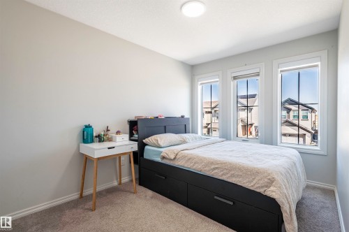 11979 34 Avenue, Edmonton, AB - Indoor Photo Showing Bedroom