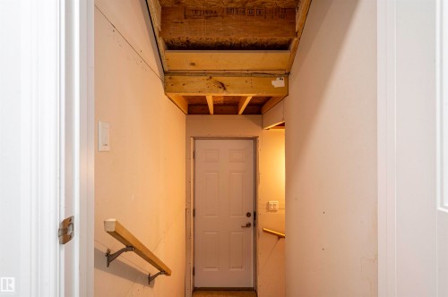11979 34 Avenue, Edmonton, AB - Indoor