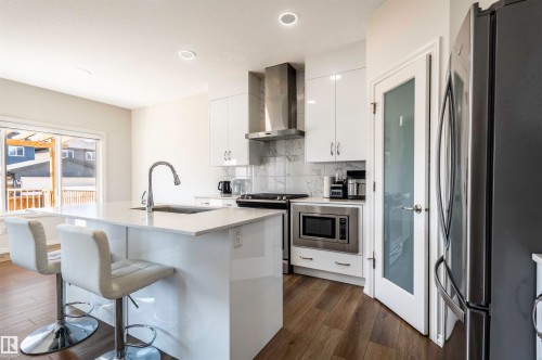 11979 34 Avenue, Edmonton, AB - Indoor Photo Showing Kitchen With Stainless Steel Kitchen With Upgraded Kitchen