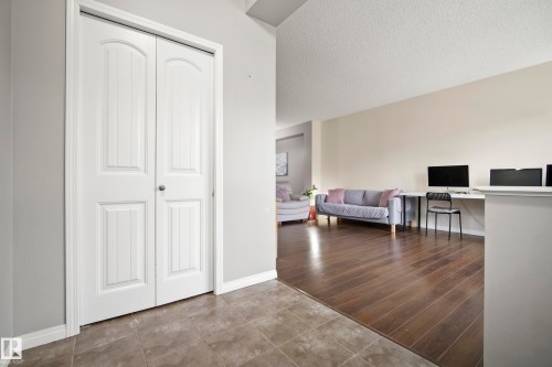 3030 Arthurs Crescent, Edmonton, AB - Indoor Photo Showing Other Room