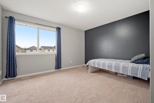 3030 Arthurs Crescent, Edmonton, AB - Indoor Photo Showing Bedroom