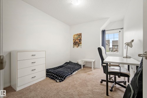 3030 Arthurs Crescent, Edmonton, AB - Indoor