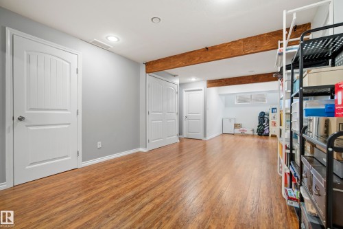 3030 Arthurs Crescent, Edmonton, AB - Indoor Photo Showing Other Room