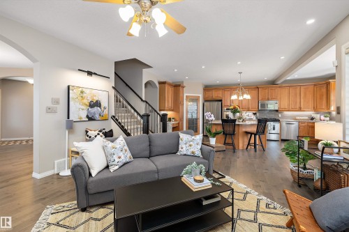 2311 Bailey Court, Edmonton, AB - Indoor Photo Showing Living Room
