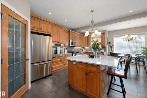 2311 Bailey Court, Edmonton, AB - Indoor Photo Showing Kitchen