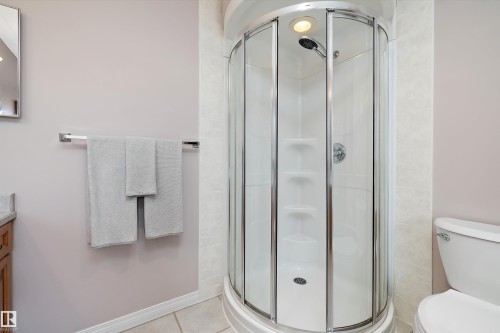 2311 Bailey Court, Edmonton, AB - Indoor Photo Showing Bathroom
