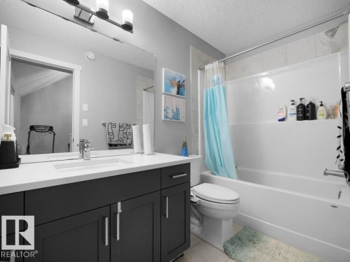 5055 Andison Close, Edmonton, AB - Indoor Photo Showing Bathroom