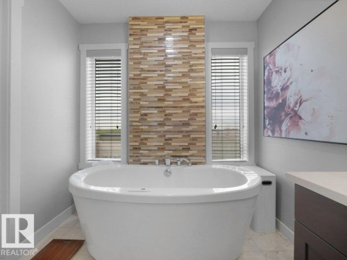 5055 Andison Close, Edmonton, AB - Indoor Photo Showing Bathroom