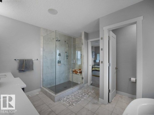 5055 Andison Close, Edmonton, AB - Indoor Photo Showing Bathroom