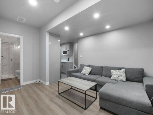 5055 Andison Close, Edmonton, AB - Indoor