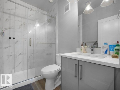 5055 Andison Close, Edmonton, AB - Indoor Photo Showing Bathroom
