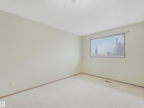 Spacious Primary bedroom - 11432 144 Avenue Nw, Edmonton, AB 