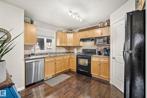 14740 140 Street, Edmonton, AB - Indoor Photo Showing Kitchen
