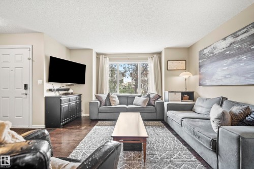 14740 140 Street, Edmonton, AB - Indoor Photo Showing Living Room