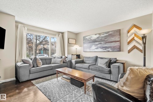 14740 140 Street, Edmonton, AB - Indoor Photo Showing Living Room