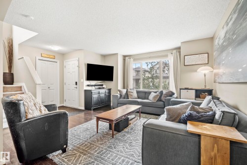 14740 140 Street, Edmonton, AB - Indoor Photo Showing Living Room
