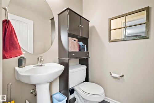 14740 140 Street, Edmonton, AB - Indoor Photo Showing Bathroom