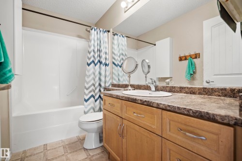 14740 140 Street, Edmonton, AB - Indoor Photo Showing Bathroom