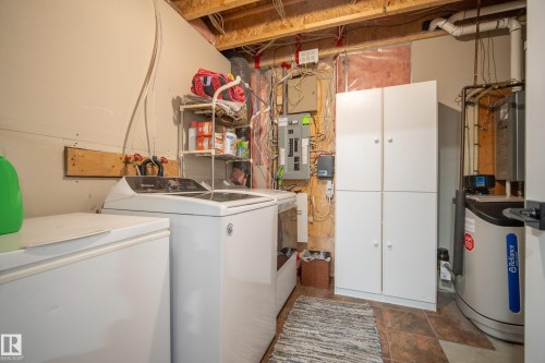 14740 140 Street, Edmonton, AB - Indoor Photo Showing Laundry Room