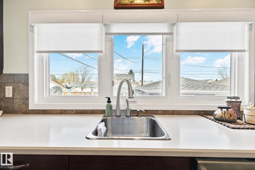 4704 109 Avenue, Edmonton, AB - Indoor Photo Showing Kitchen