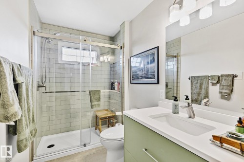 4704 109 Avenue, Edmonton, AB - Indoor Photo Showing Bathroom