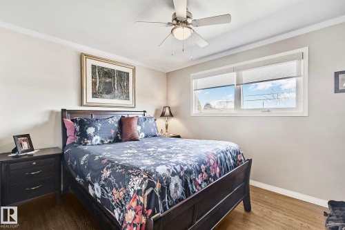 4704 109 Avenue, Edmonton, AB - Indoor Photo Showing Bedroom
