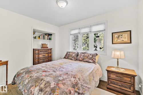 4704 109 Avenue, Edmonton, AB - Indoor Photo Showing Bedroom