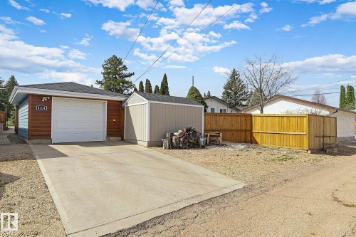4704 109 Avenue, Edmonton, AB - Outdoor
