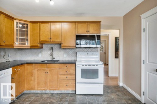 4809 32 St., Rural Wetaskiwin County, AB - Indoor Photo Showing Kitchen