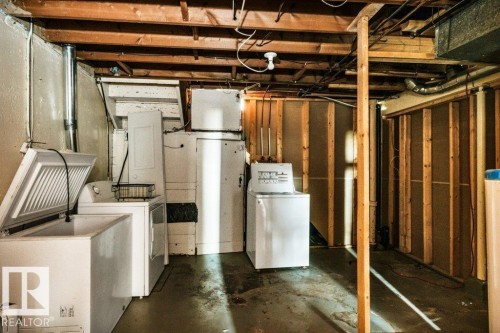 4809 32 St., Rural Wetaskiwin County, AB - Indoor Photo Showing Laundry Room