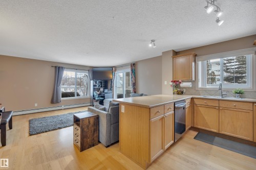 101 4407 23 Street, Edmonton, AB - Indoor Photo Showing Kitchen
