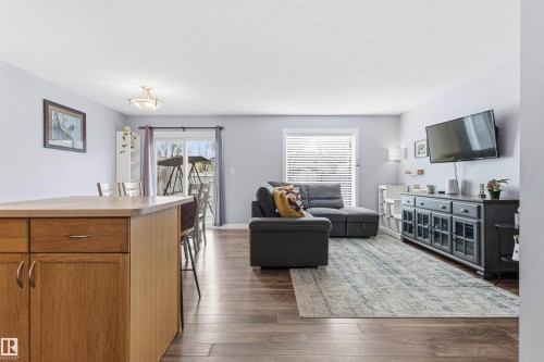 15315 137A Street, Edmonton, AB - Indoor Photo Showing Living Room