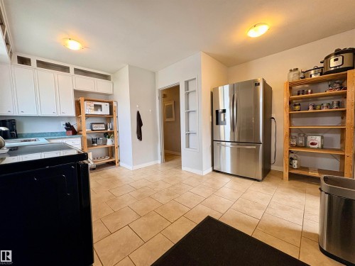 9103 131 Avenue, Edmonton, AB - Indoor Photo Showing Kitchen