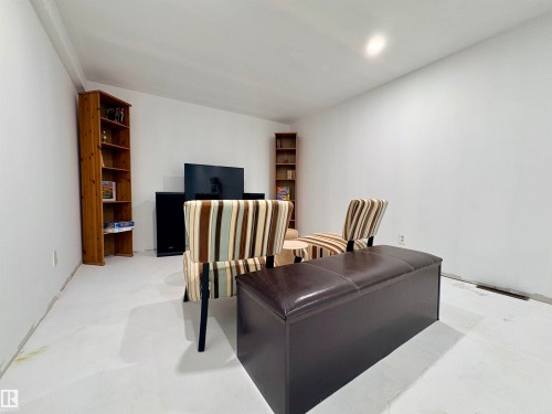 9103 131 Avenue, Edmonton, AB - Indoor