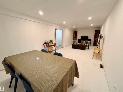 9103 131 Avenue, Edmonton, AB - Indoor