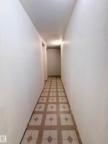 9103 131 Avenue, Edmonton, AB - Indoor Photo Showing Other Room