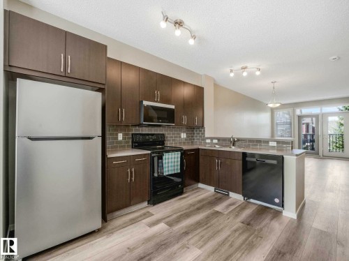 122 603 Watt Boulevard, Edmonton, AB - Indoor Photo Showing Kitchen