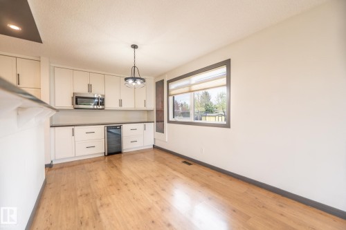 8111 187 Street, Edmonton, AB - Indoor Photo Showing Kitchen